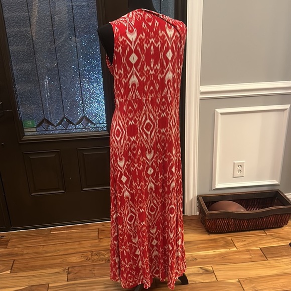 Maxi red and white St. John dress - Picture 2 of 5